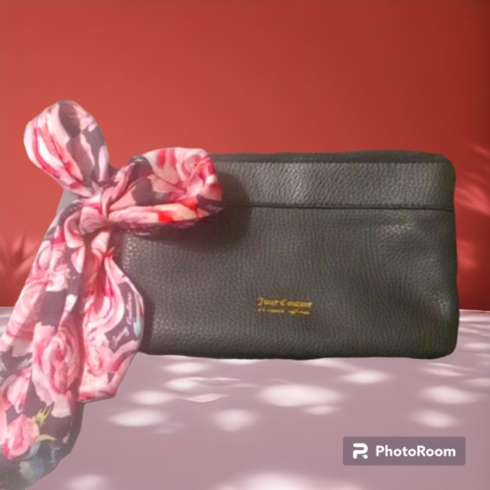 Juicy Couture wristlet totally cute NWOT